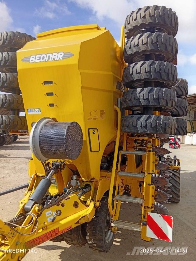 Bednar Omega OO Mechanické sejačky