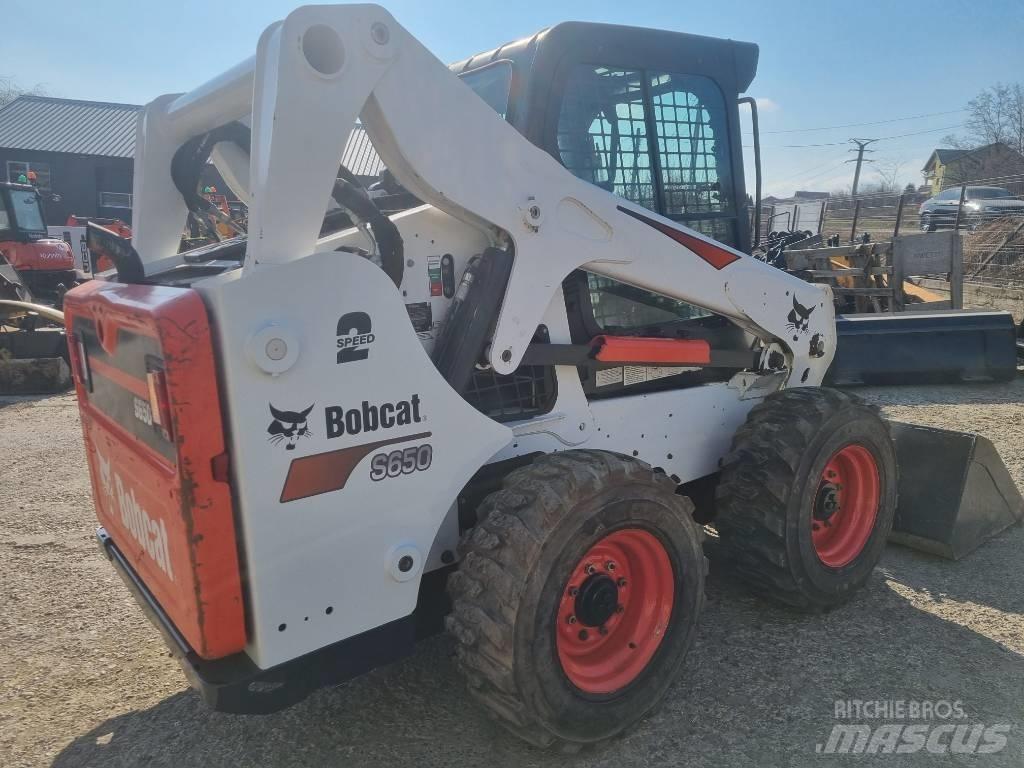 Bobcat 650S Šmykom riadené nakladače
