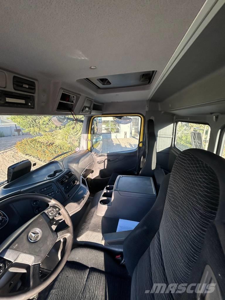 Mercedes-Benz 1530 Skladové kontajnery