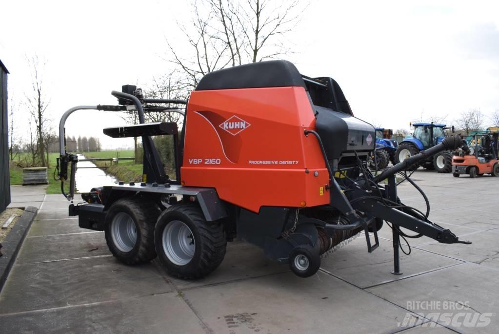 Kuhn VBP 2160 Lisy na okrúhle balíky