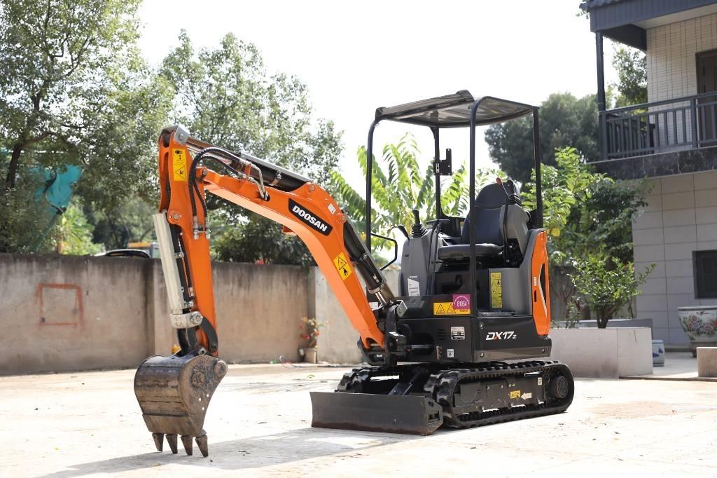 Doosan DX 17 Pásové rýpadlá