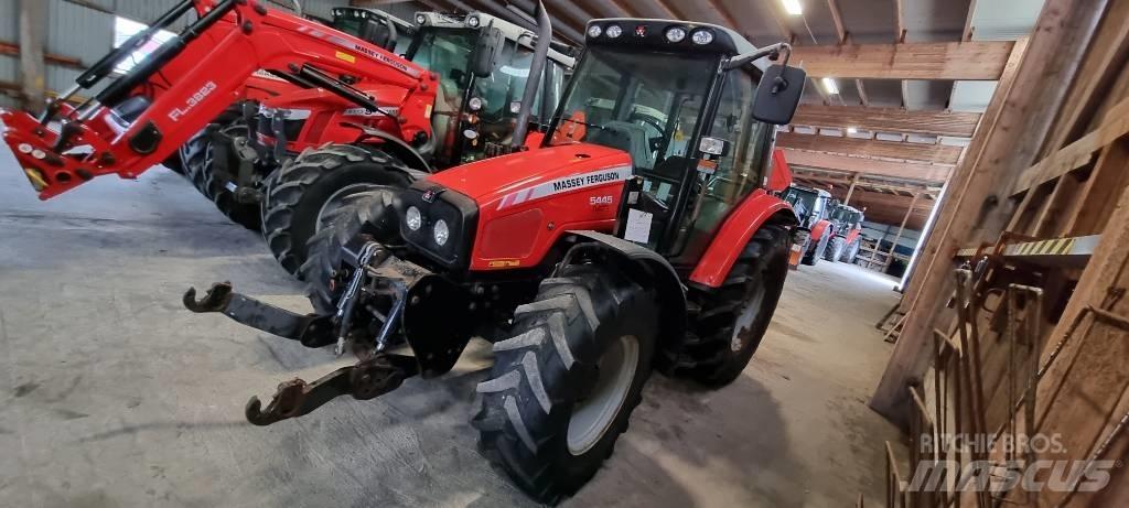 Massey Ferguson 5445 Traktory