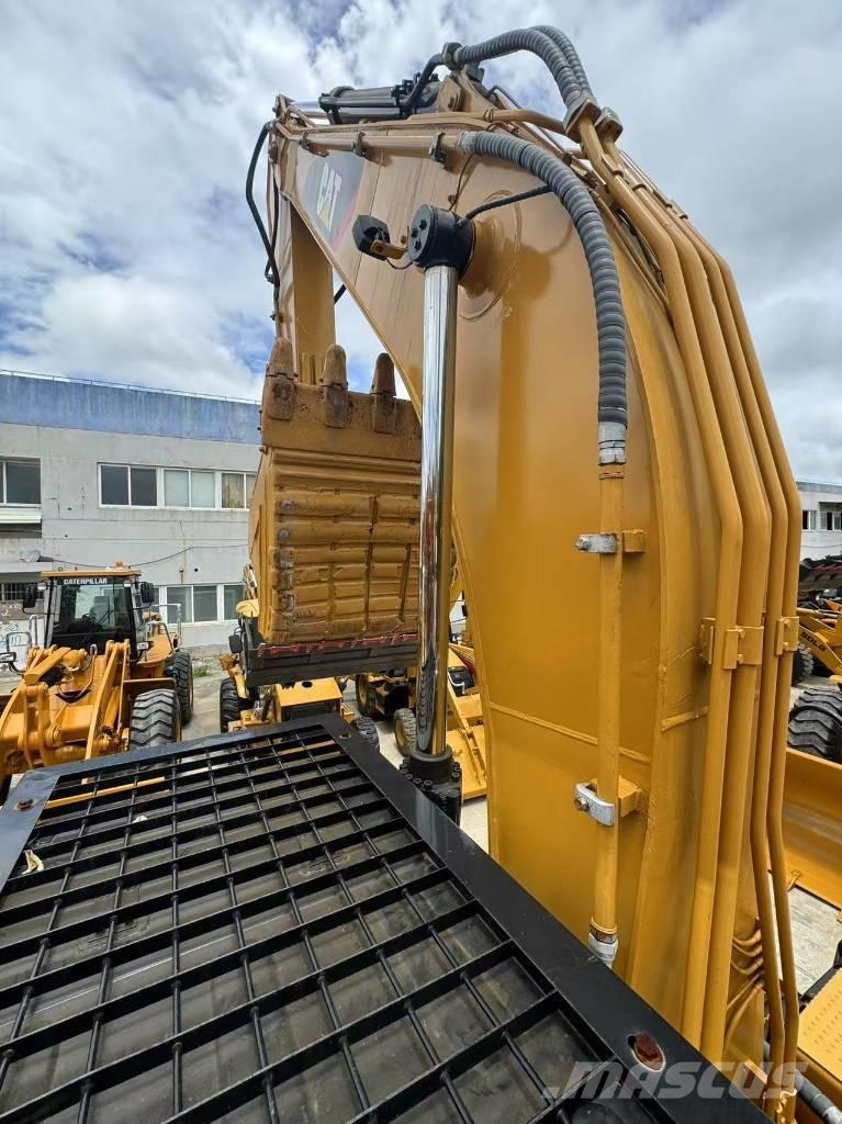 CAT 325 D L Pásové rýpadlá