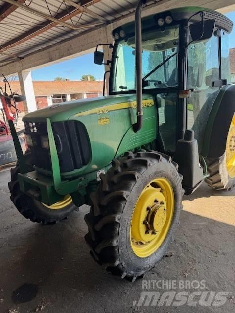 John Deere 5415 Traktory