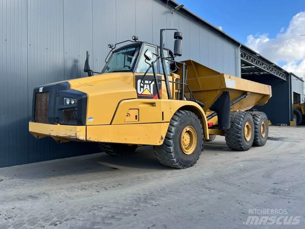 CAT 735B Kĺbové nákladné autá