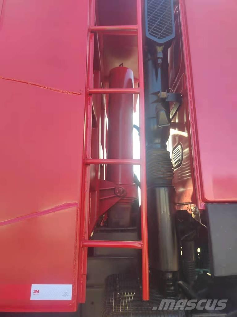 Howo 371 8x4 Sklápače