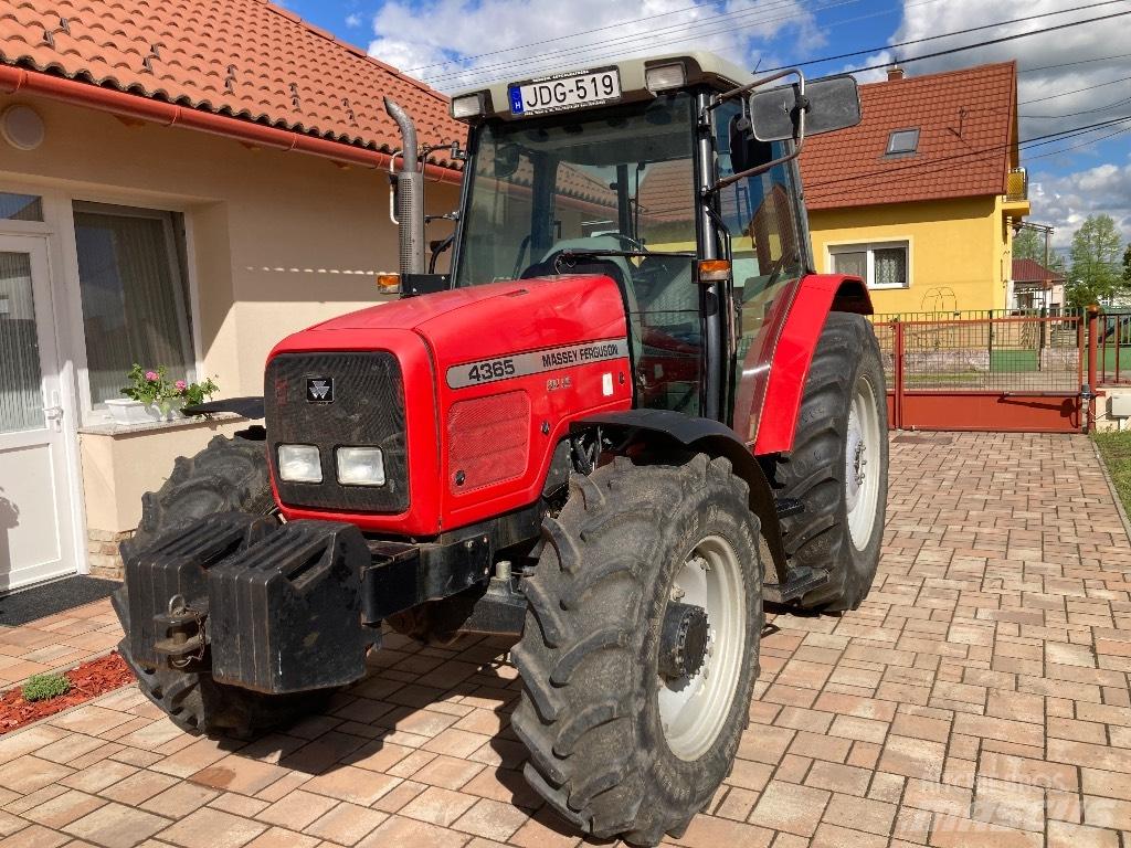 Massey Ferguson 4365 Traktory