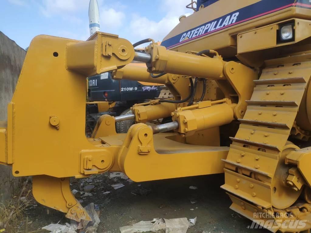 CAT D 9 R Pásové dozéry