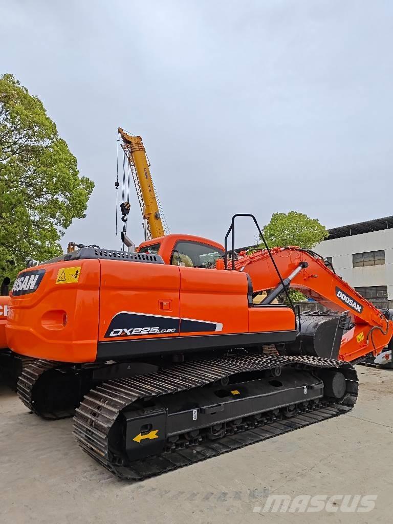 Doosan DX 225 LC Pásové rýpadlá