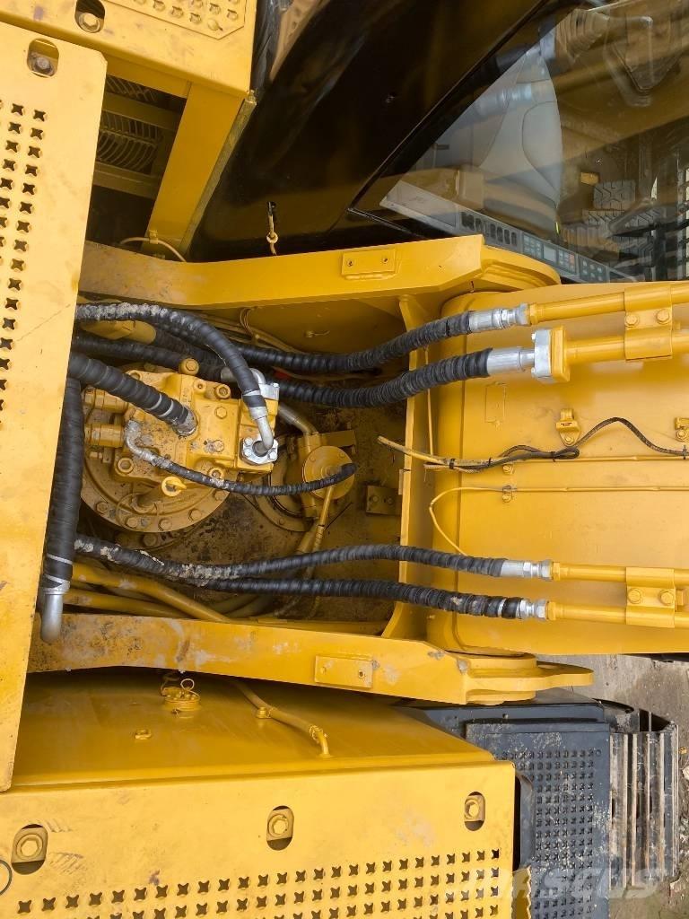 CAT 330 D Pásové rýpadlá