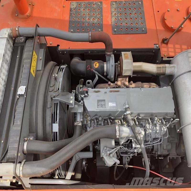 Hitachi zx350 Pásové rýpadlá