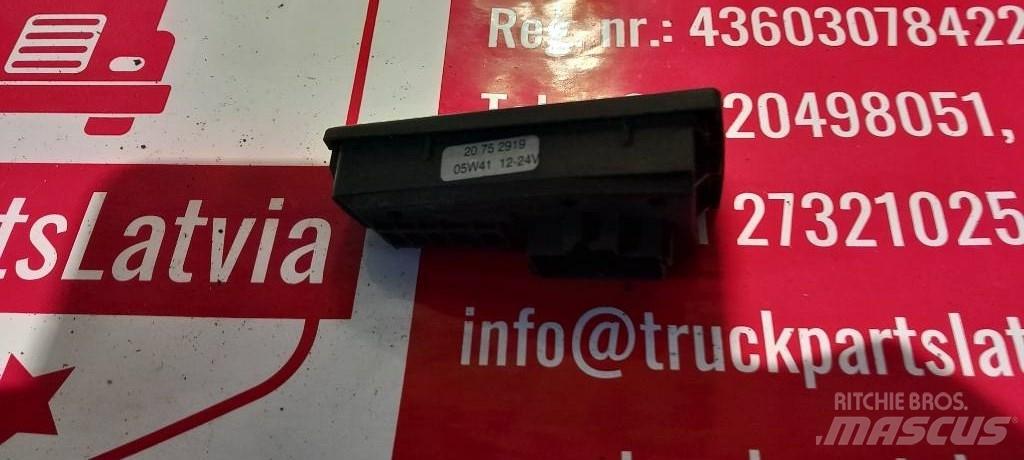 Volvo FH 12.    20752919 Kabíny a interiér
