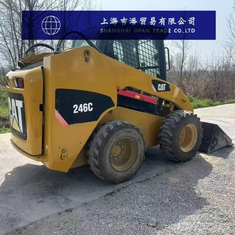 CAT 246 C Šmykom riadené nakladače