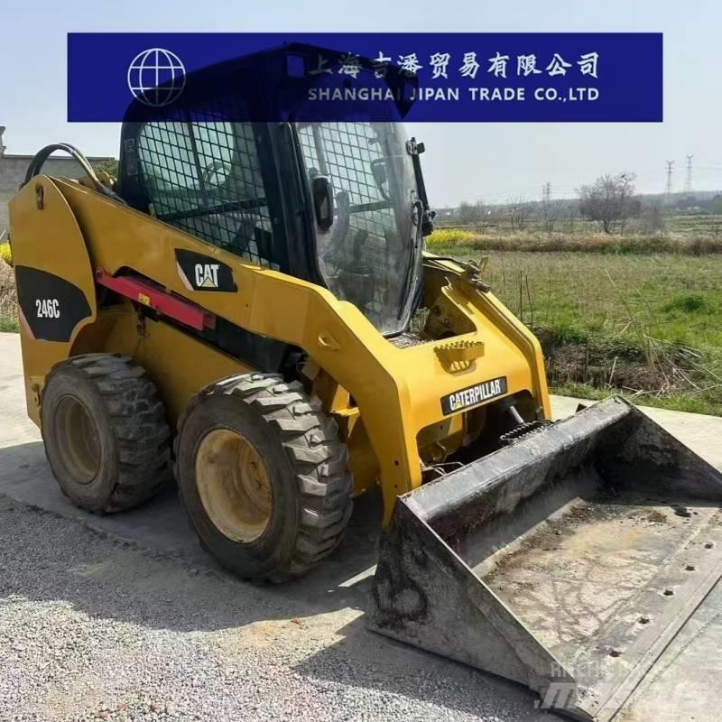 CAT 246 C Šmykom riadené nakladače