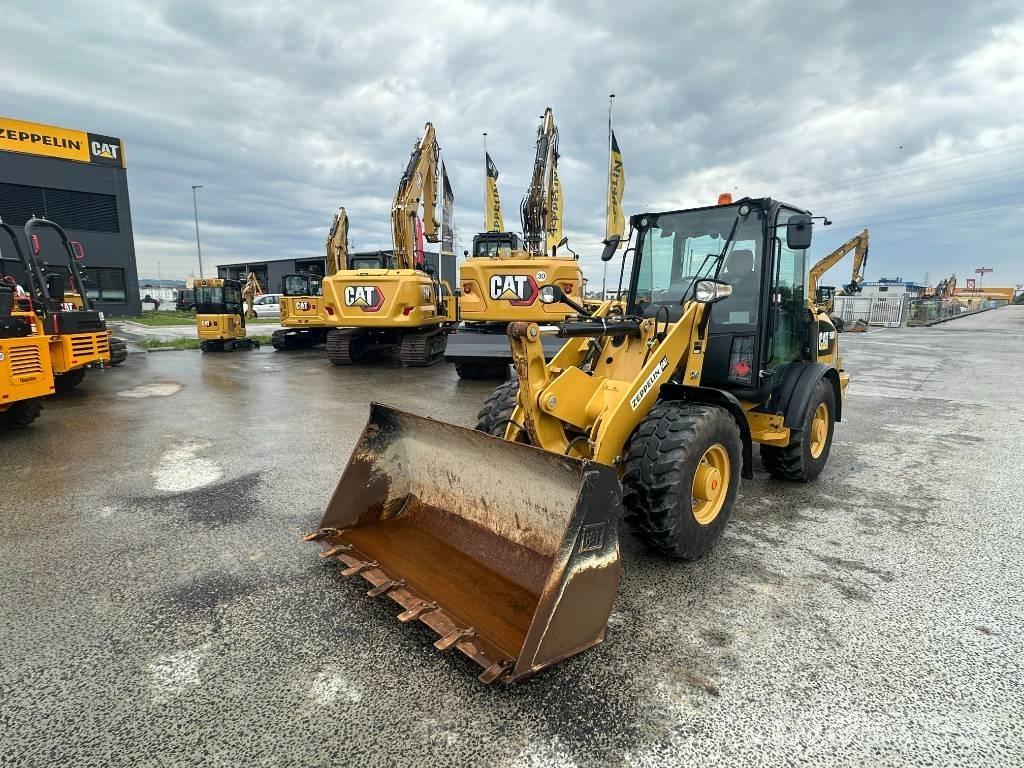 CAT 906 M Kolesové nakladače