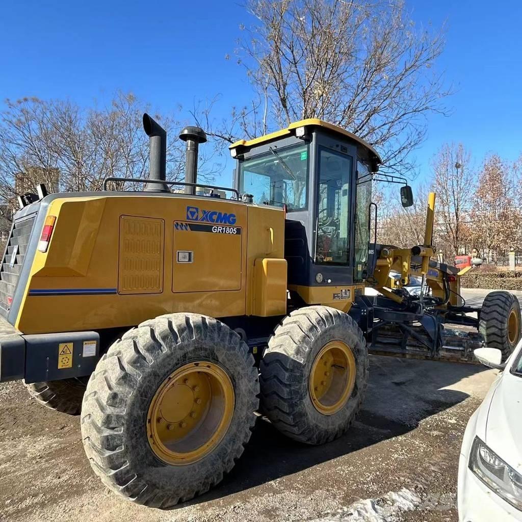 XCMG GR1805 Kolesové dozéry