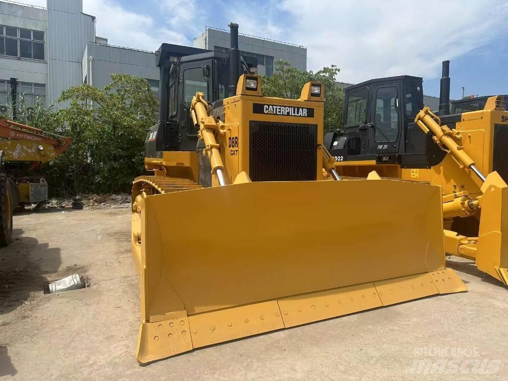CAT D 8 R Pásové dozéry
