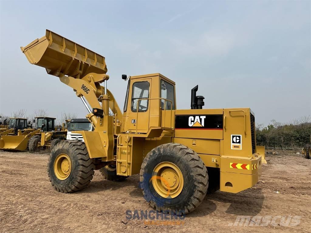 CAT 966 C Kolesové nakladače