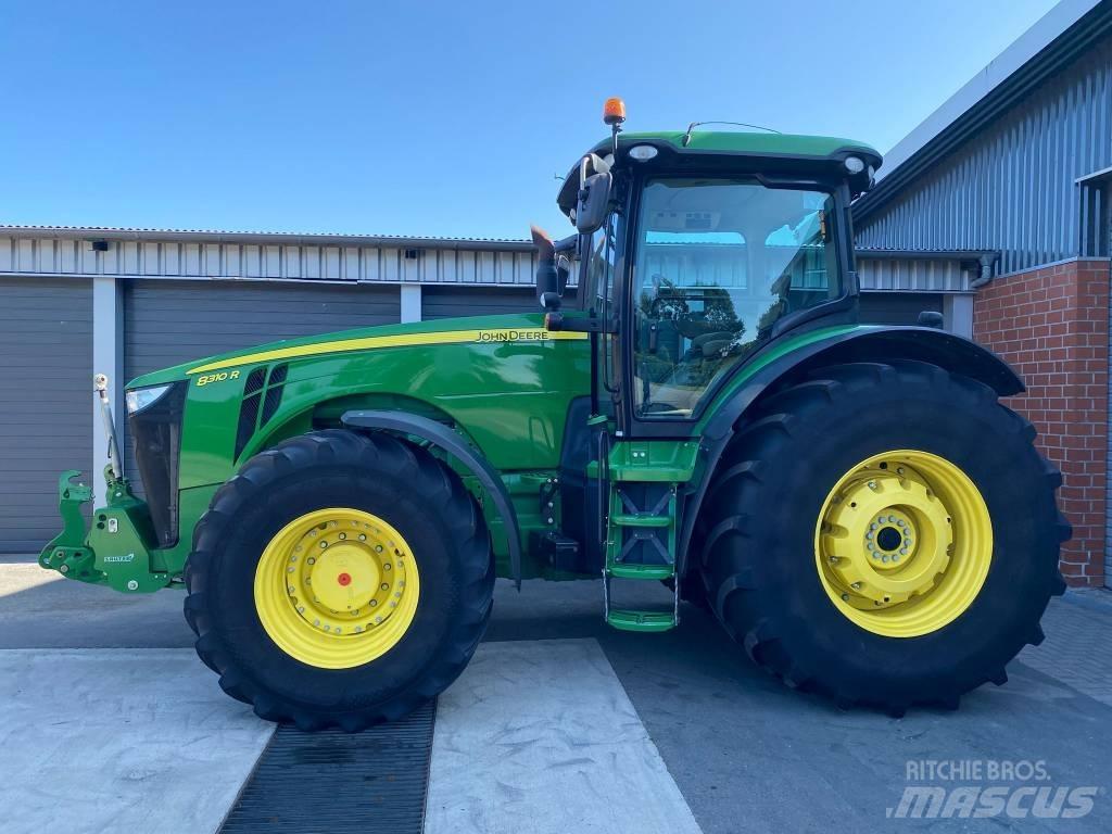 John Deere 8310 R Traktory