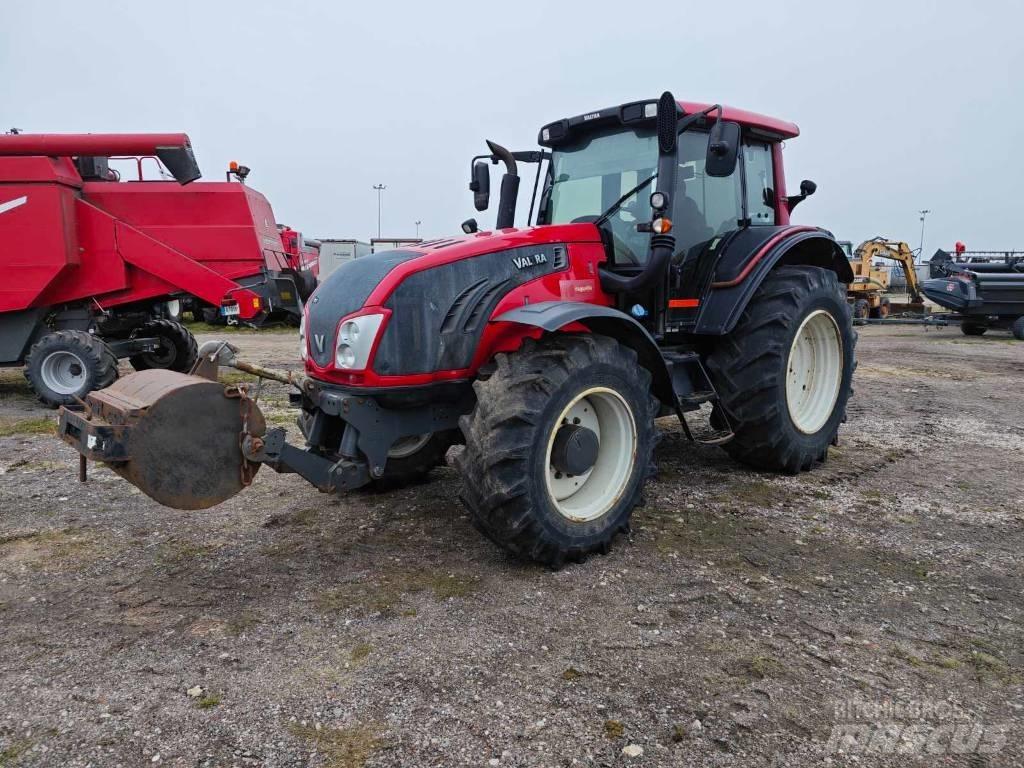 Valtra T 193 Traktory