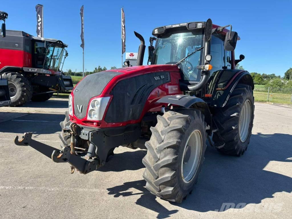 Valtra T 193 Traktory