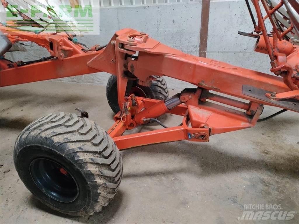 Kuhn Manager 8 NSH Konvenčné pluhy