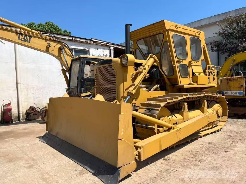 CAT D 7 G Pásové dozéry