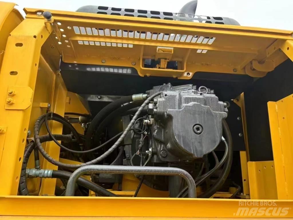 Komatsu 400-7 Pásové rýpadlá