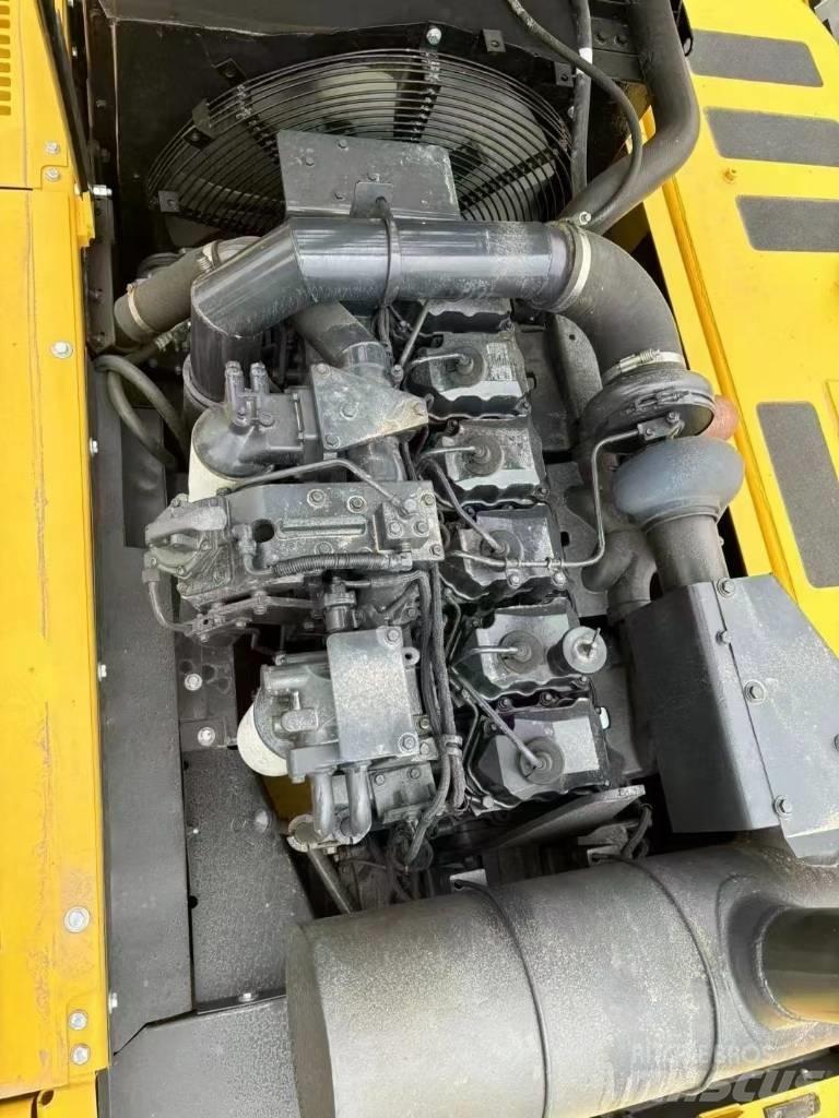 Komatsu 400-7 Pásové rýpadlá
