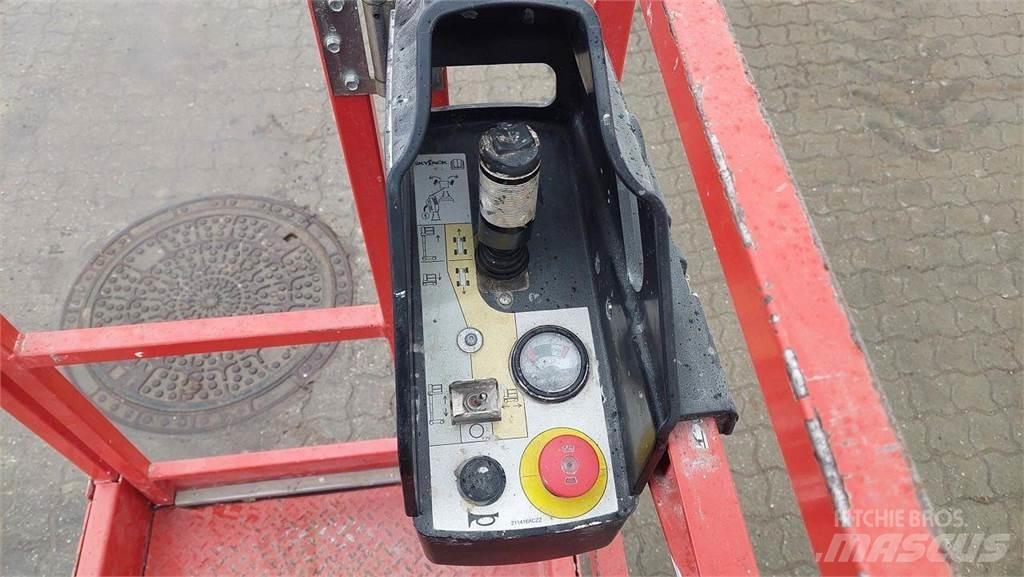 SkyJack SJ12 Vertikálne stĺpové výťahy