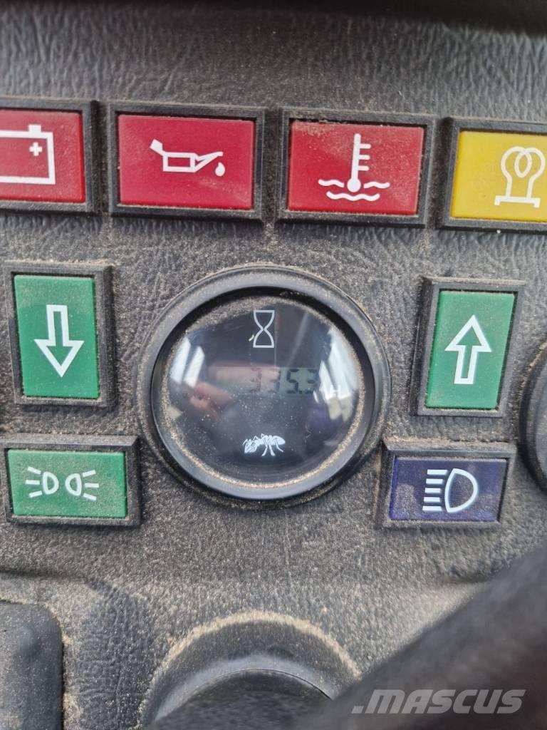 GiANT G 2500 HD Kolesové nakladače