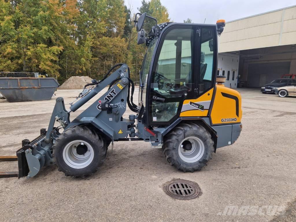 GiANT G 2500 HD Kolesové nakladače