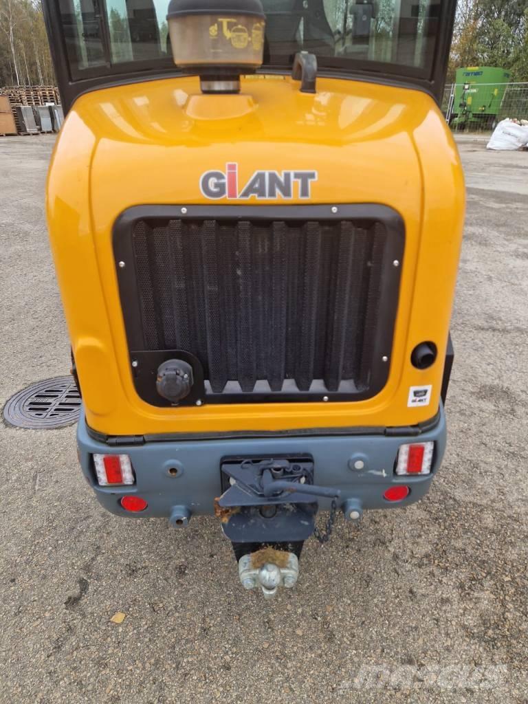 GiANT G 2500 HD Kolesové nakladače