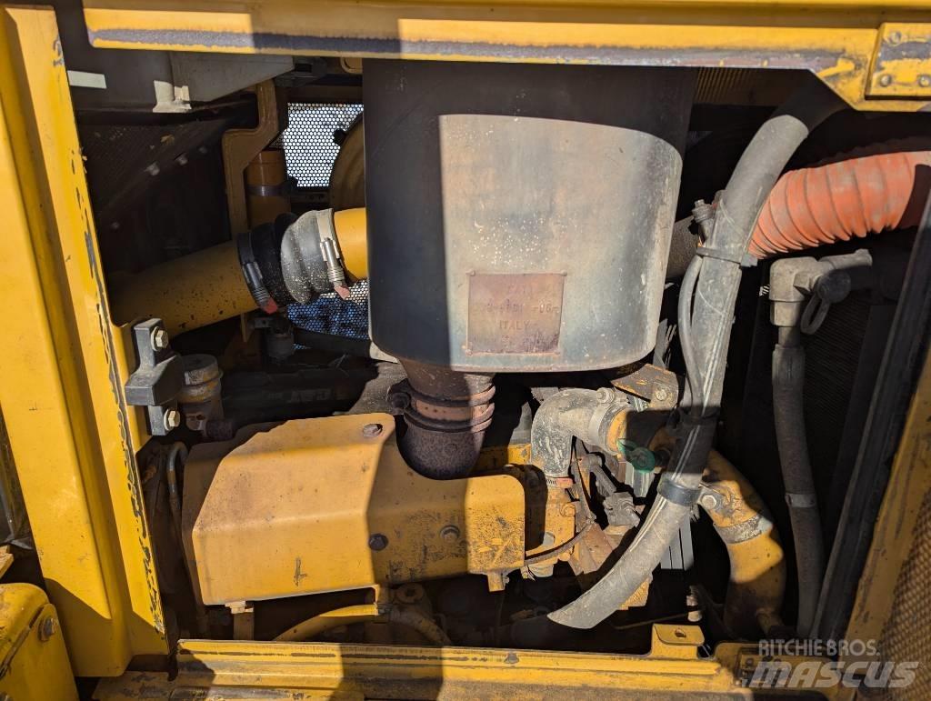 CAT D 6 T LGP Pásové dozéry