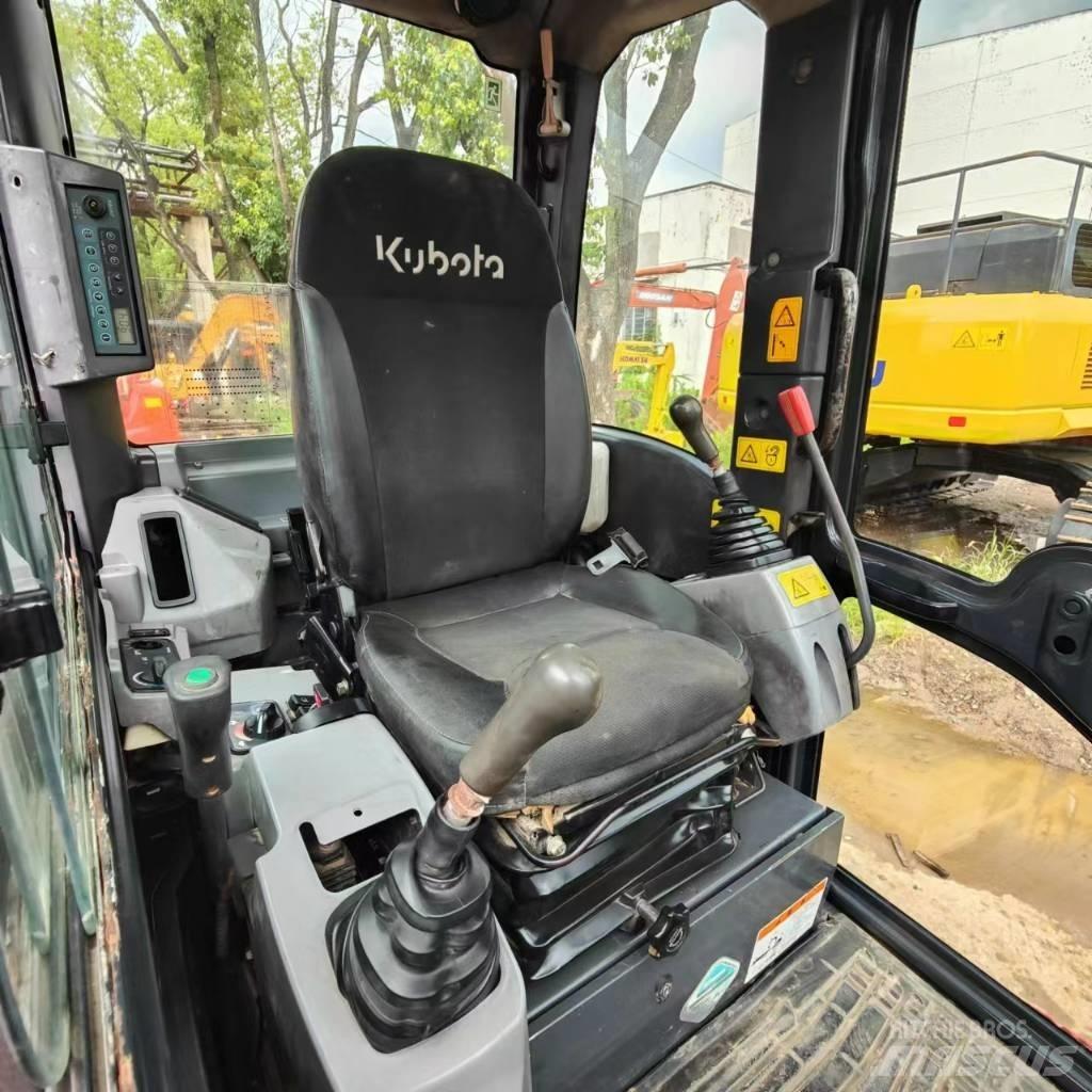 Kubota KX165 Pásové rýpadlá