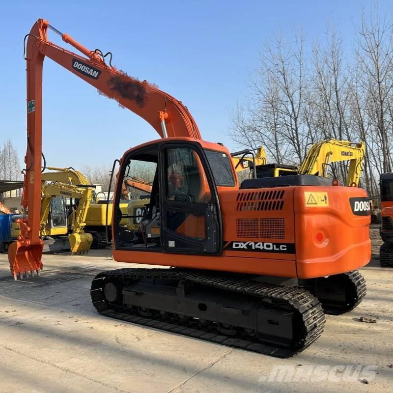 Doosan DX 140 Midi rýpadlá 7 t - 12 t