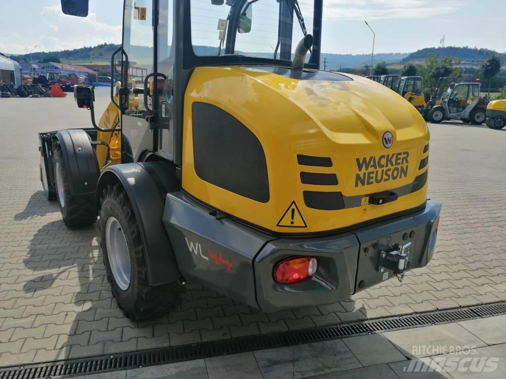 Wacker Neuson WL44 Kolesové nakladače