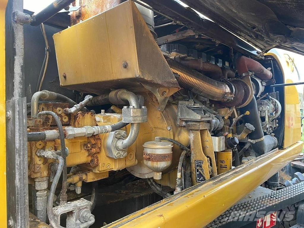 CAT M322D VAH Kolesové rýpadlá