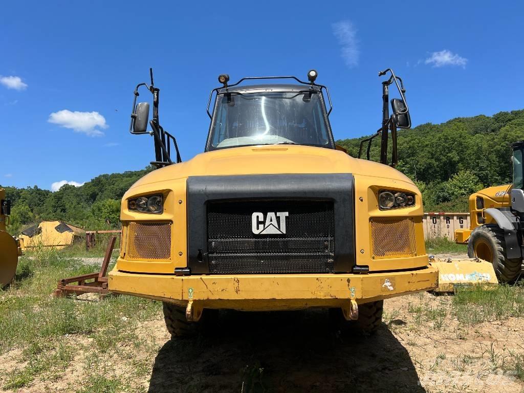 CAT 730 C Kĺbové nákladné autá