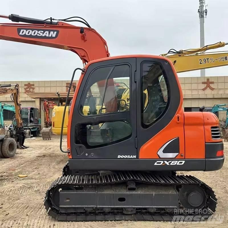 Doosan DX 80 Midi rýpadlá 7 t - 12 t
