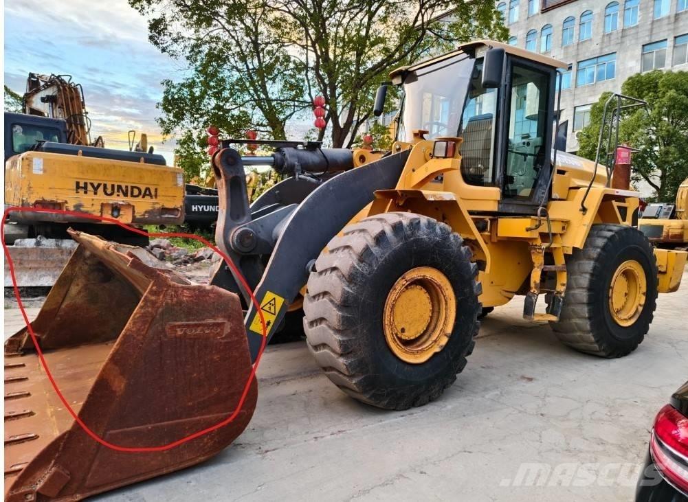 Volvo L 120 Kolesové nakladače