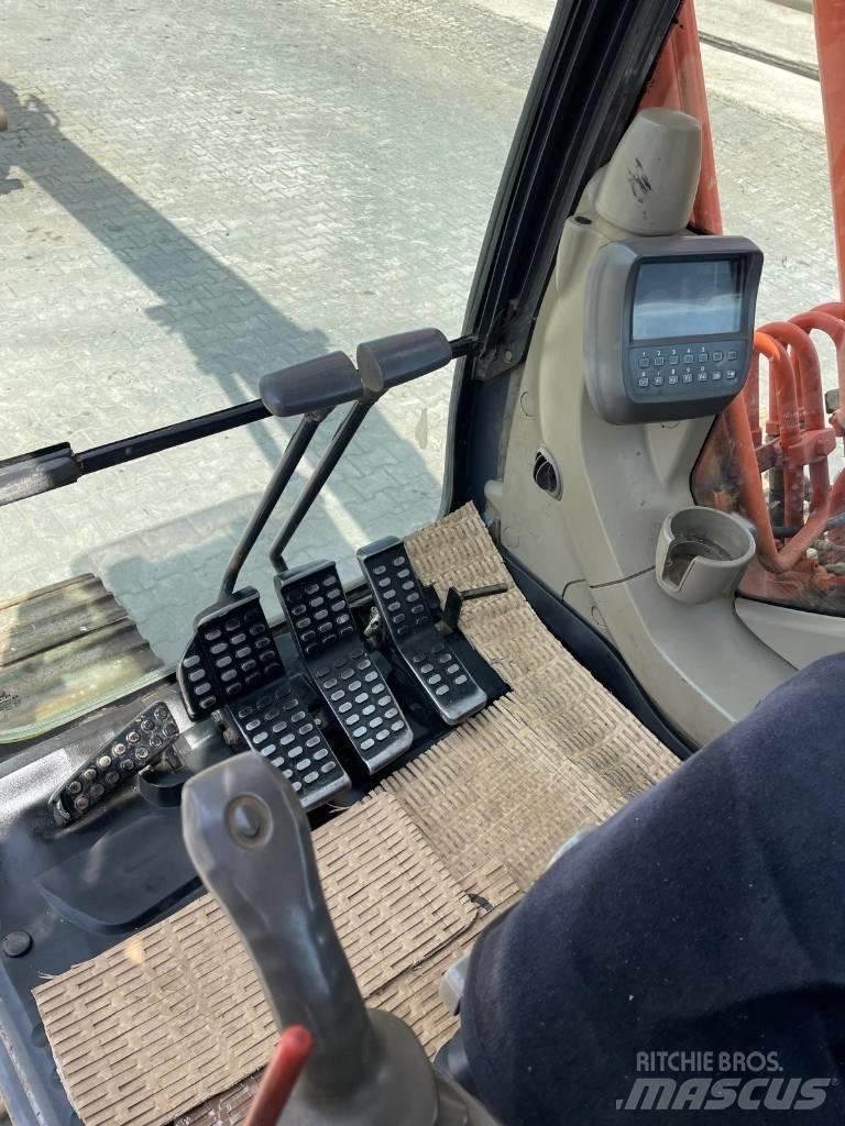 Hitachi ZX 180 Pásové rýpadlá