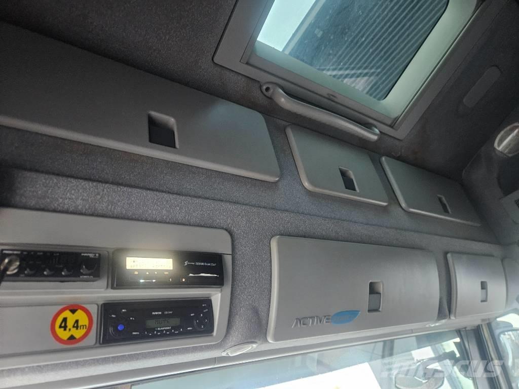 Iveco Stralis 6x2 Skriňová nadstavba