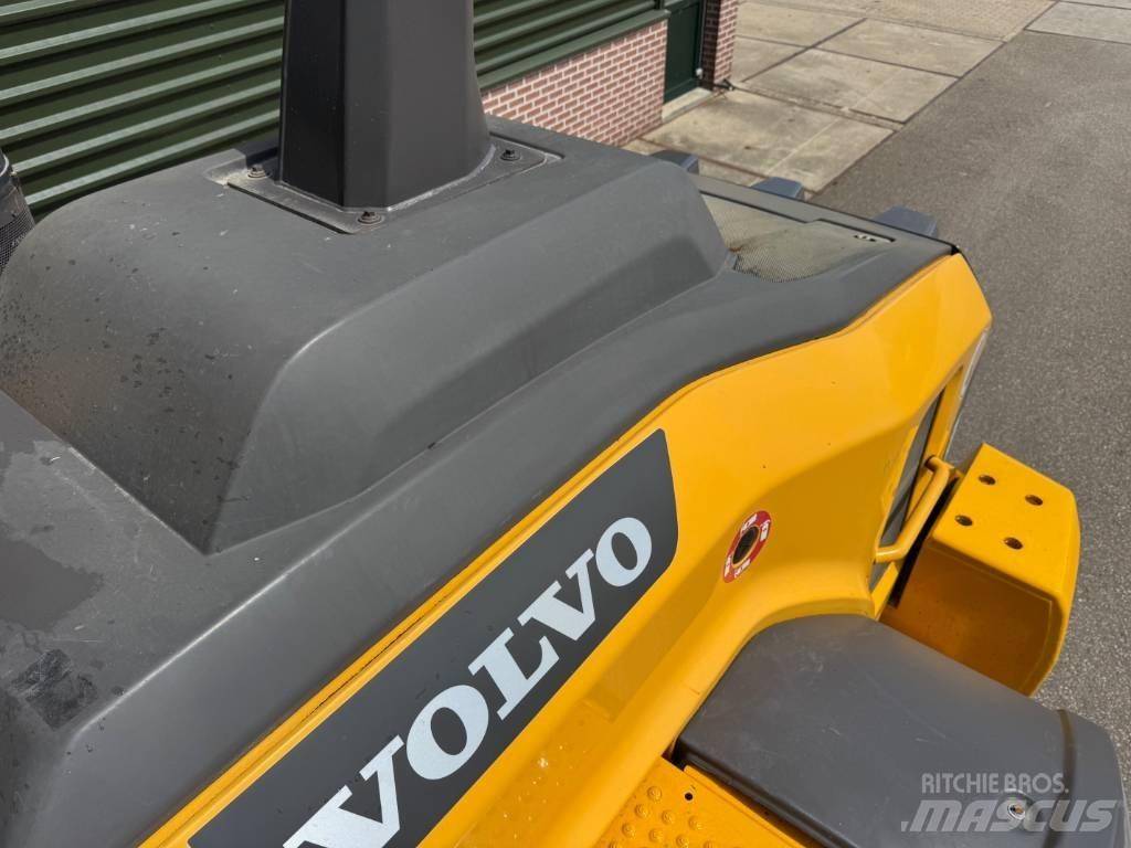 Volvo L 120 H Kolesové nakladače