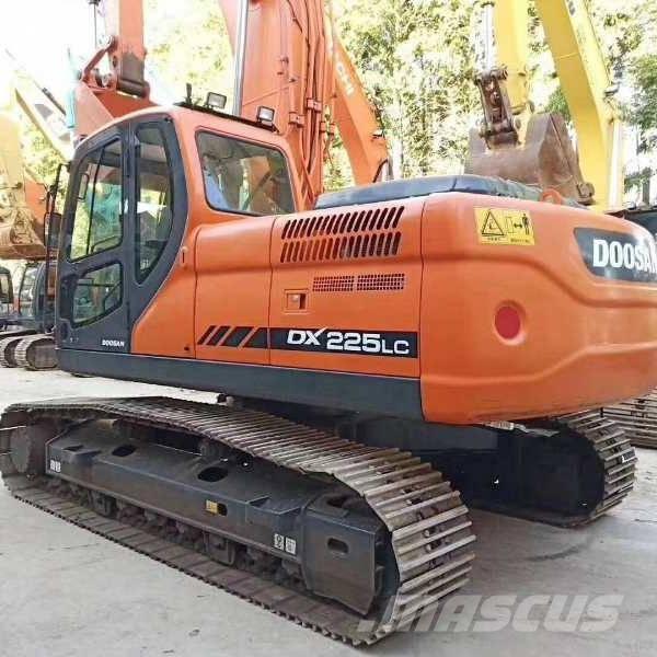 Doosan dx225 Pásové rýpadlá
