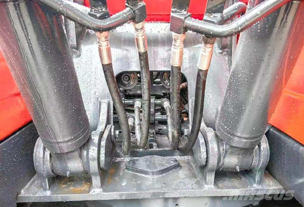 Doosan DX 140 Pásové rýpadlá