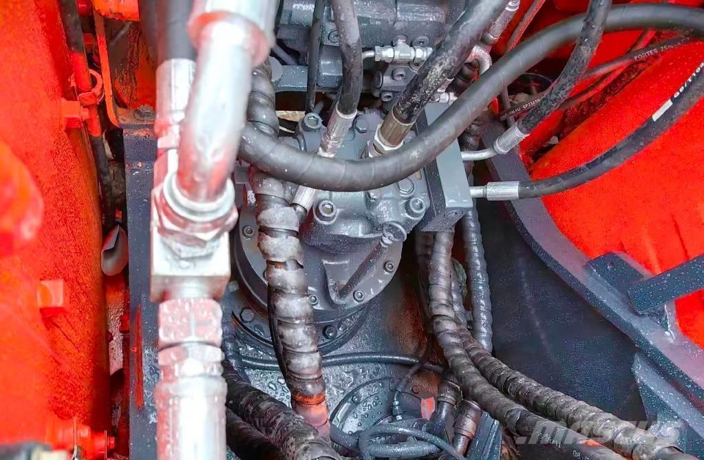 Doosan DX 140 Pásové rýpadlá