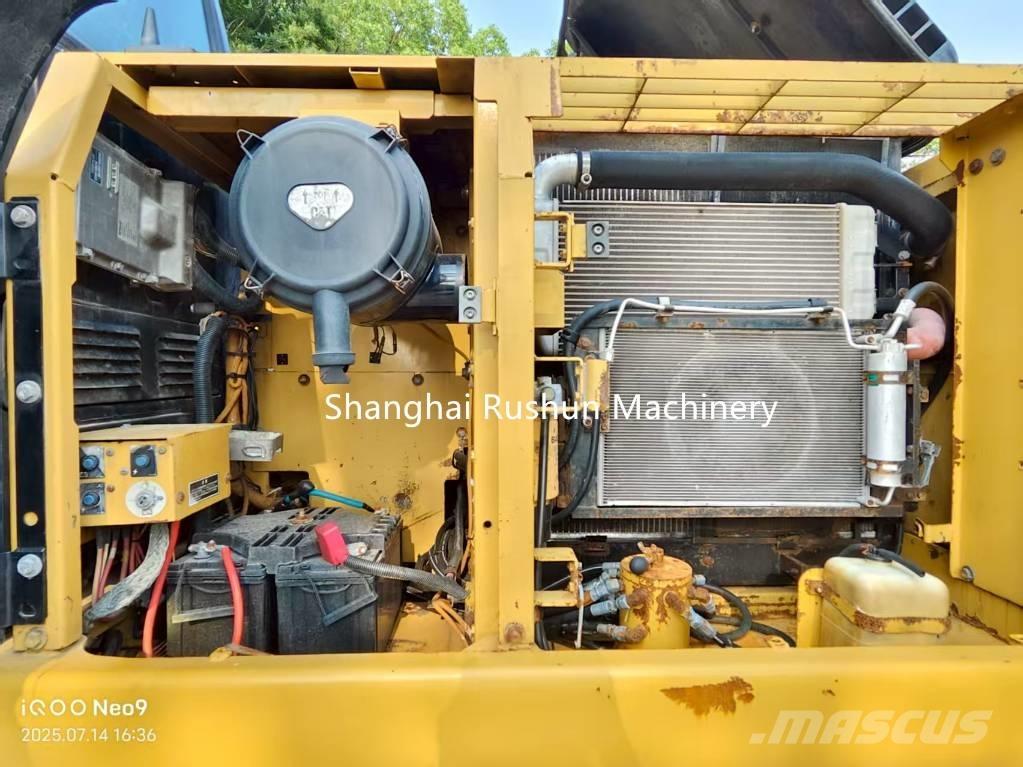 CAT 320 D Pásové rýpadlá