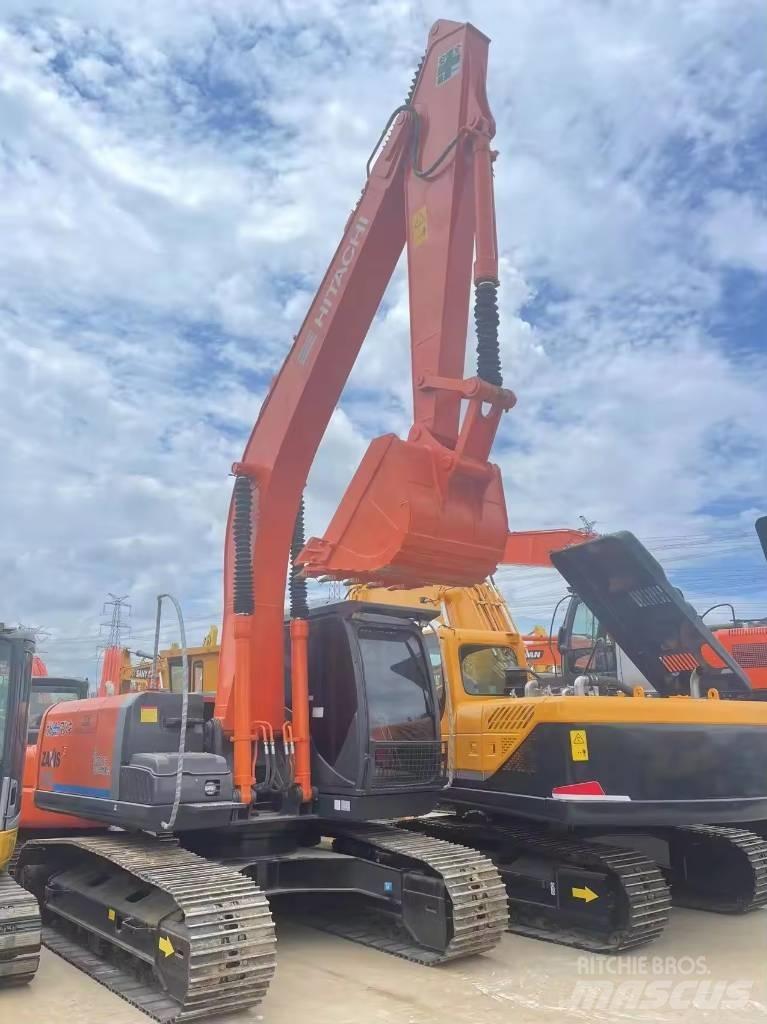 Hitachi ZX 200 Pásové rýpadlá