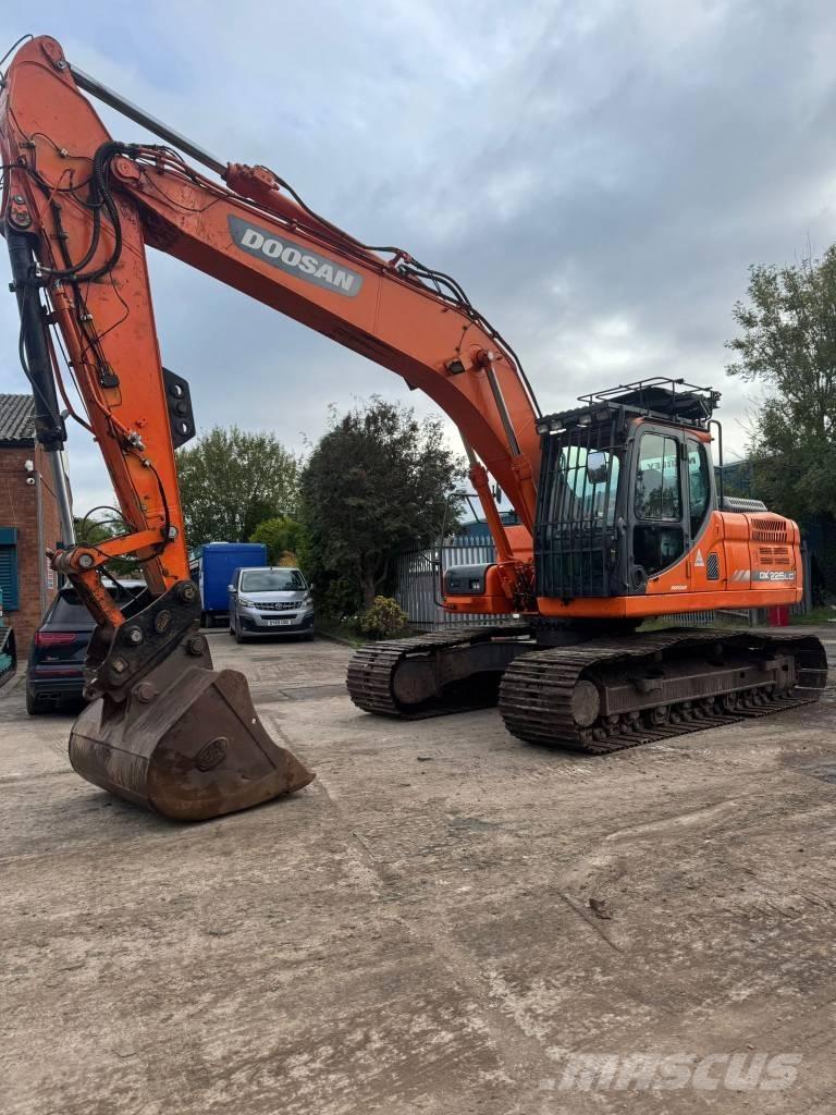Doosan DX 225 LC Pásové rýpadlá